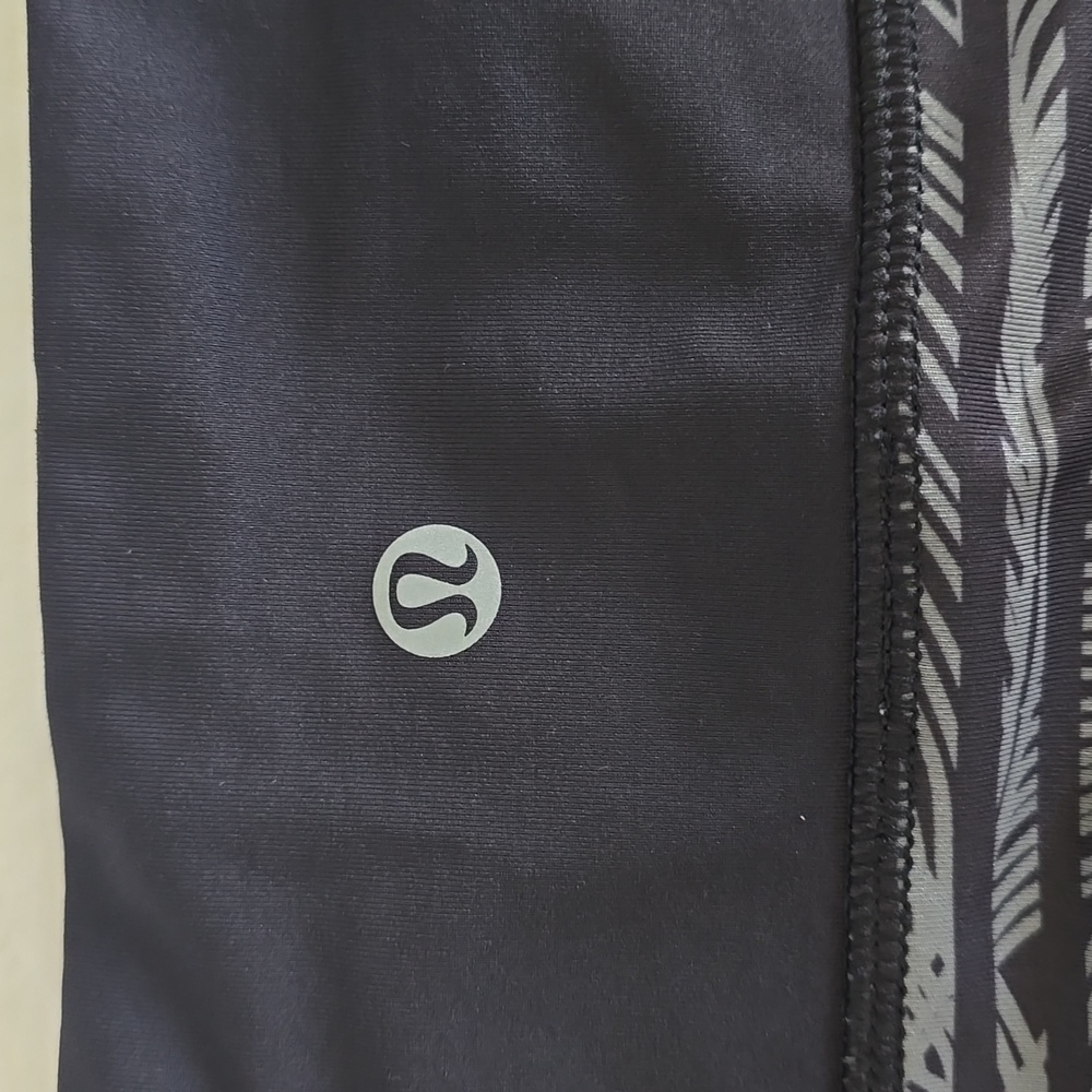 Lululemon size 4 - Picture 4 of 5